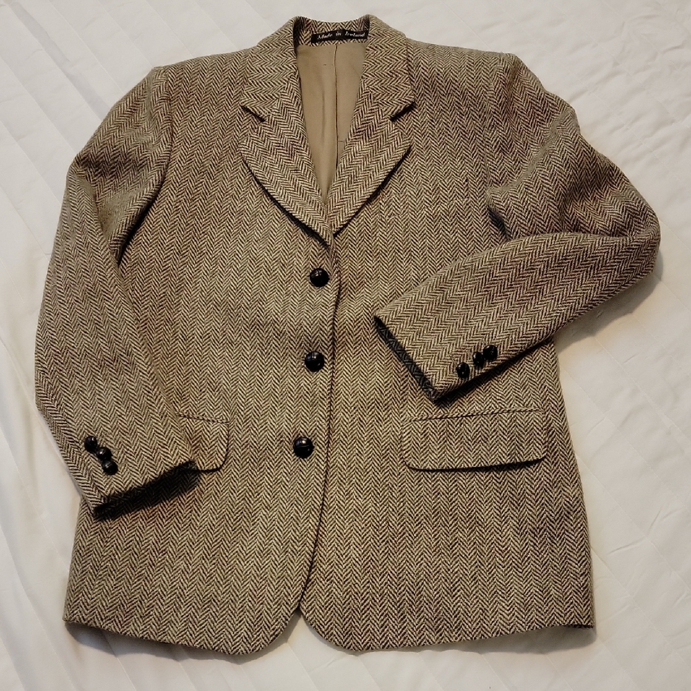 Classic Women's Herringbone Suit Jacket
(Smoke free home)